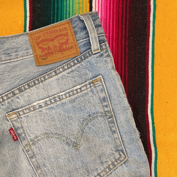 High-waisted Levi 501 Shorts - Picture 4 of 4